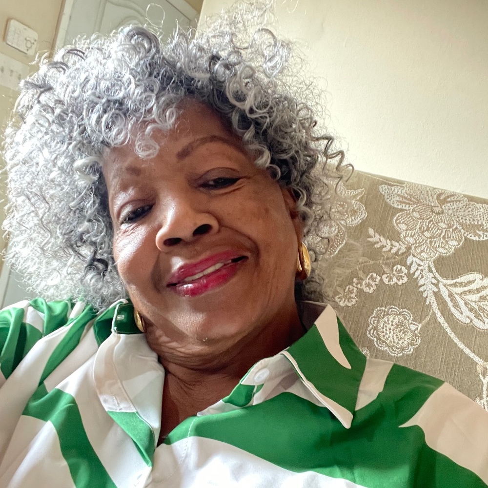 Meet your Posher, Pauline